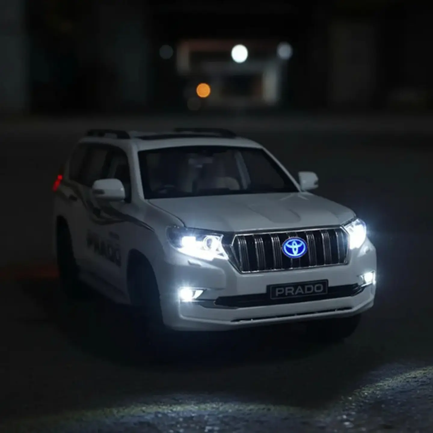 Toyota Prado A Escala 1:18 Metálico Con Luces Lujosa Avatibl 5