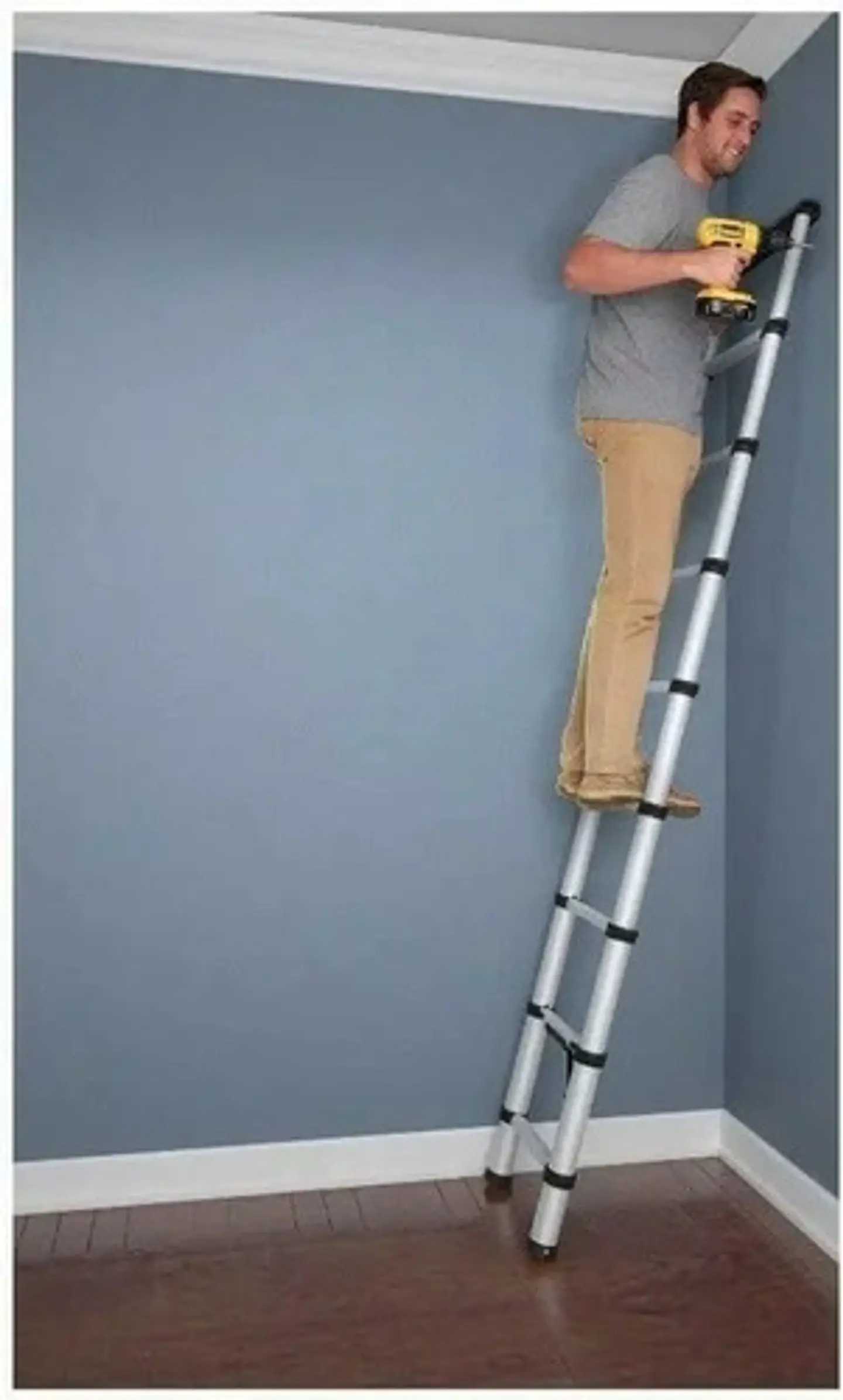 Escalera Telescopica Cosco 9 Pasos Hasta 4.87m Color Gris 8