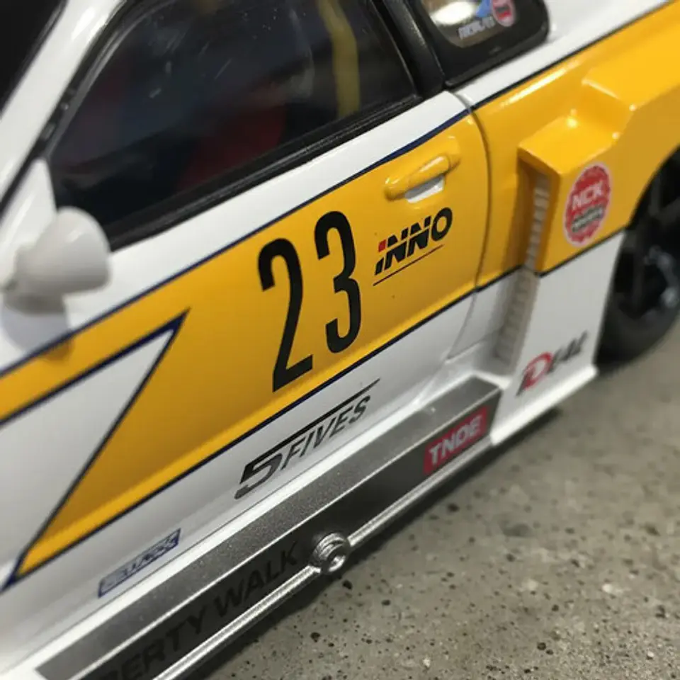 Nissan Skyline Escala 1:18 Auto Metálico Luces Sin Caja 5