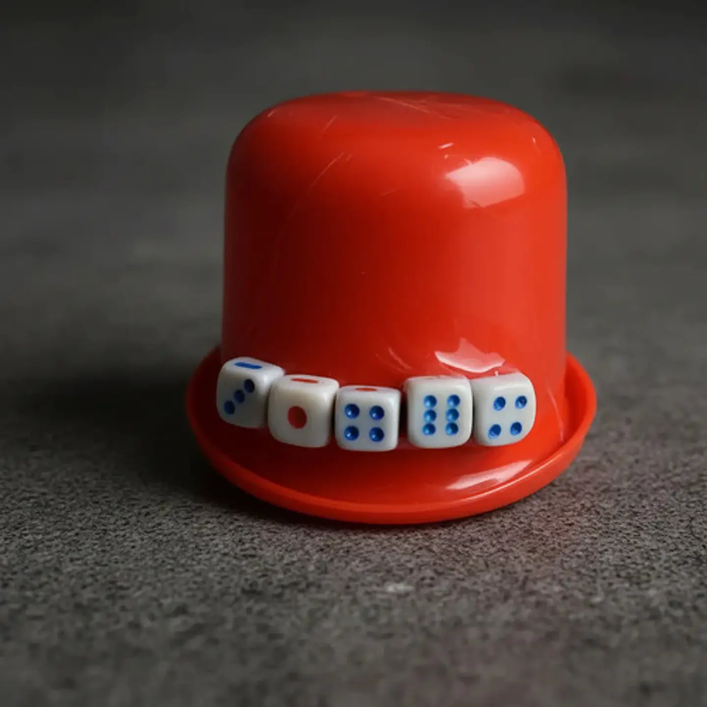 Cacho Mentiroso Cubilete Juego Mesa Vaso Tapa 5 Dados Setx 4 5