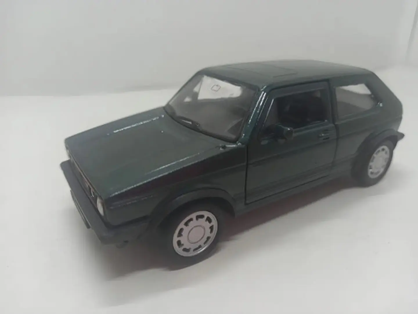 Volkswagen Golf 1 Gti, Escala 1:36, Metal, 11 Cms Largo Color Verde Oscuro 2