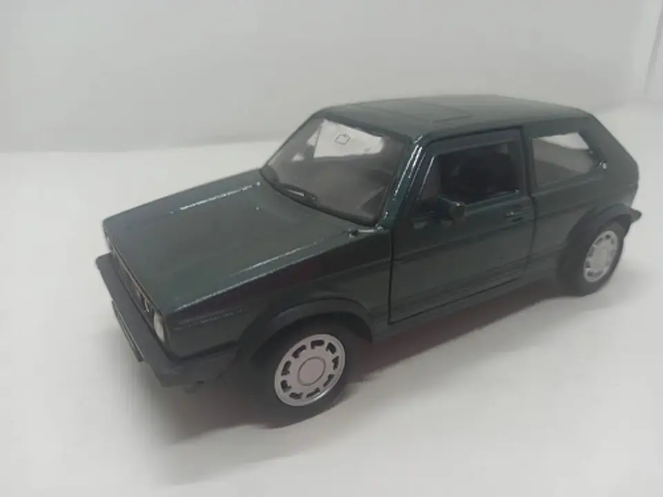 Volkswagen Golf 1 Gti, Escala 1:36, Metal, 11 Cms Largo Color Verde Oscuro 2