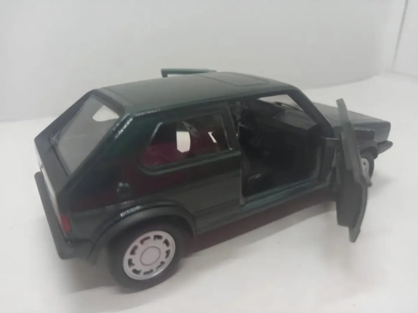 Volkswagen Golf 1 Gti, Escala 1:36, Metal, 11 Cms Largo Color Verde Oscuro 4