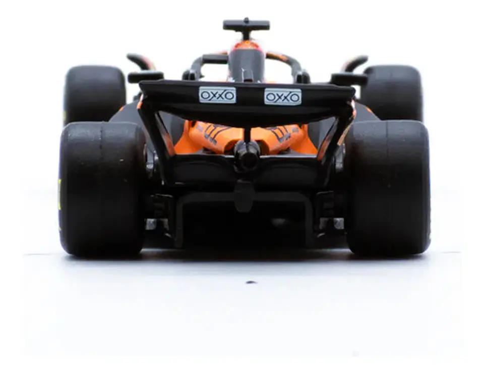 Auto Bburago Race Mclaren Mcl39 2025 Escala 1:64 Piastri #81 5