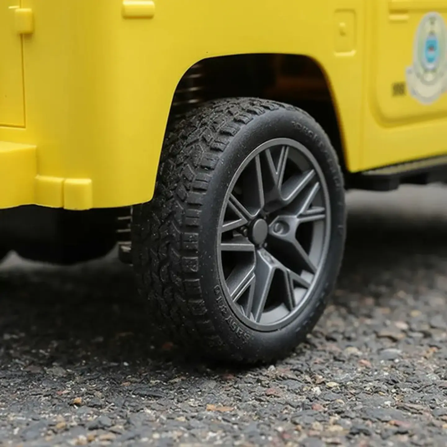 Carro A Control Remoto Toyota Fj40 Patrulla Luces Y Sonidos Amarillo Toyota Fj40 8