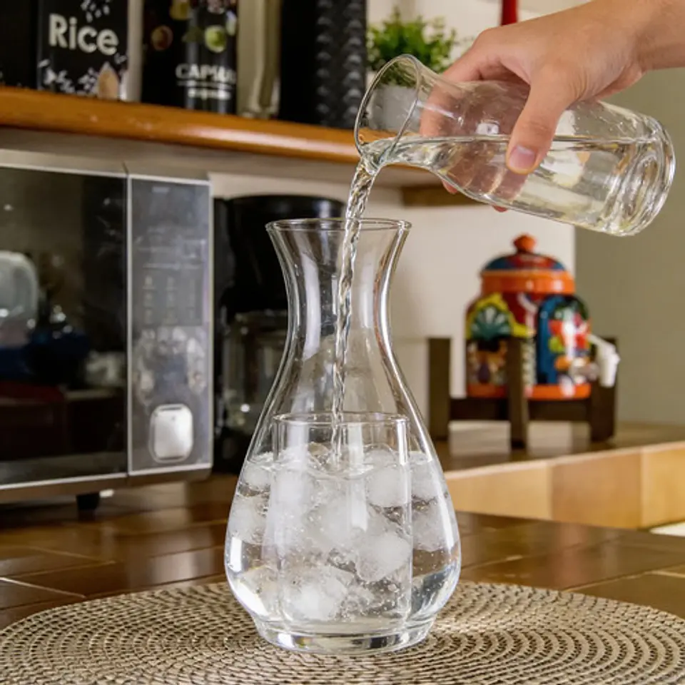 Jarra De Vidrio 1.5l Con Tapa Aluminioinoxidable Agua O Jugo 4