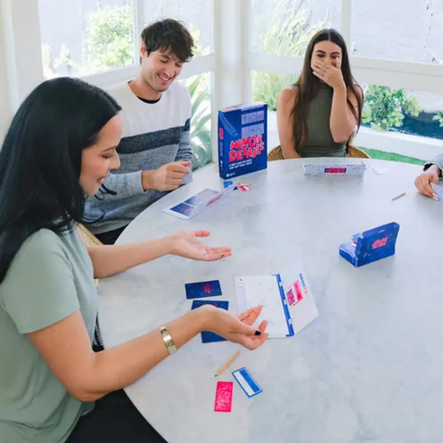 Juego De Mesa Hasbro Games Minor Details 3