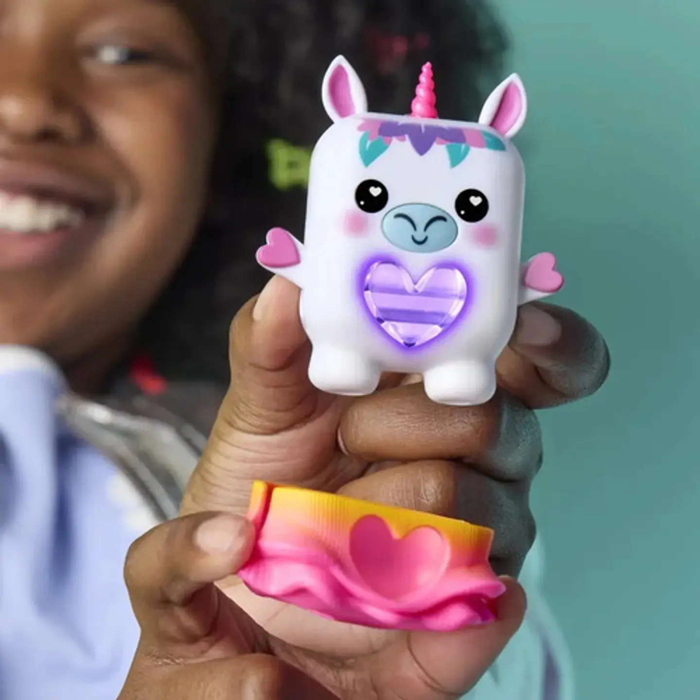 Figura Hasbro Nano-mals Meadowmist La Unicornio 4