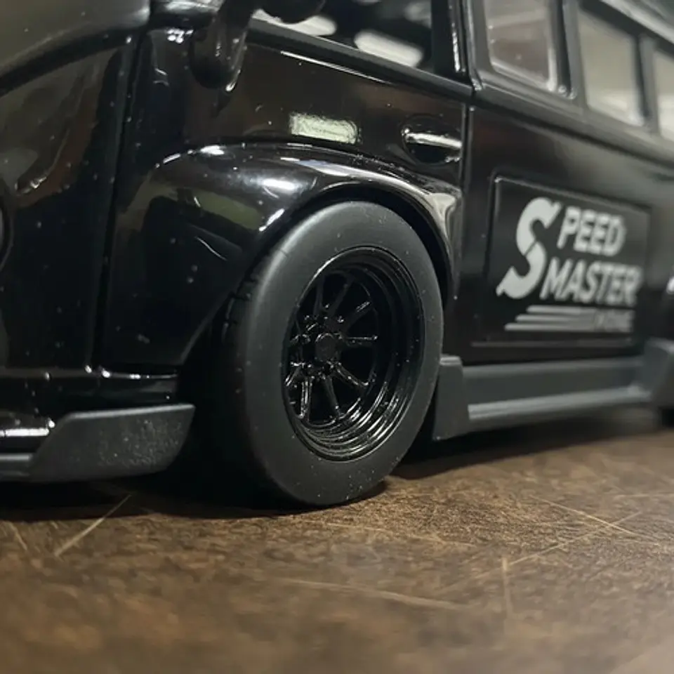 Carro A Escala 1:36 Volkswagen Kombi Van Speed Master 5