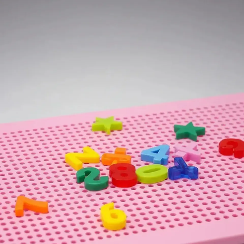 Tablero Didáctico Con Letras Y Numeros Armatodo Puntudo Multicolor/letras 7