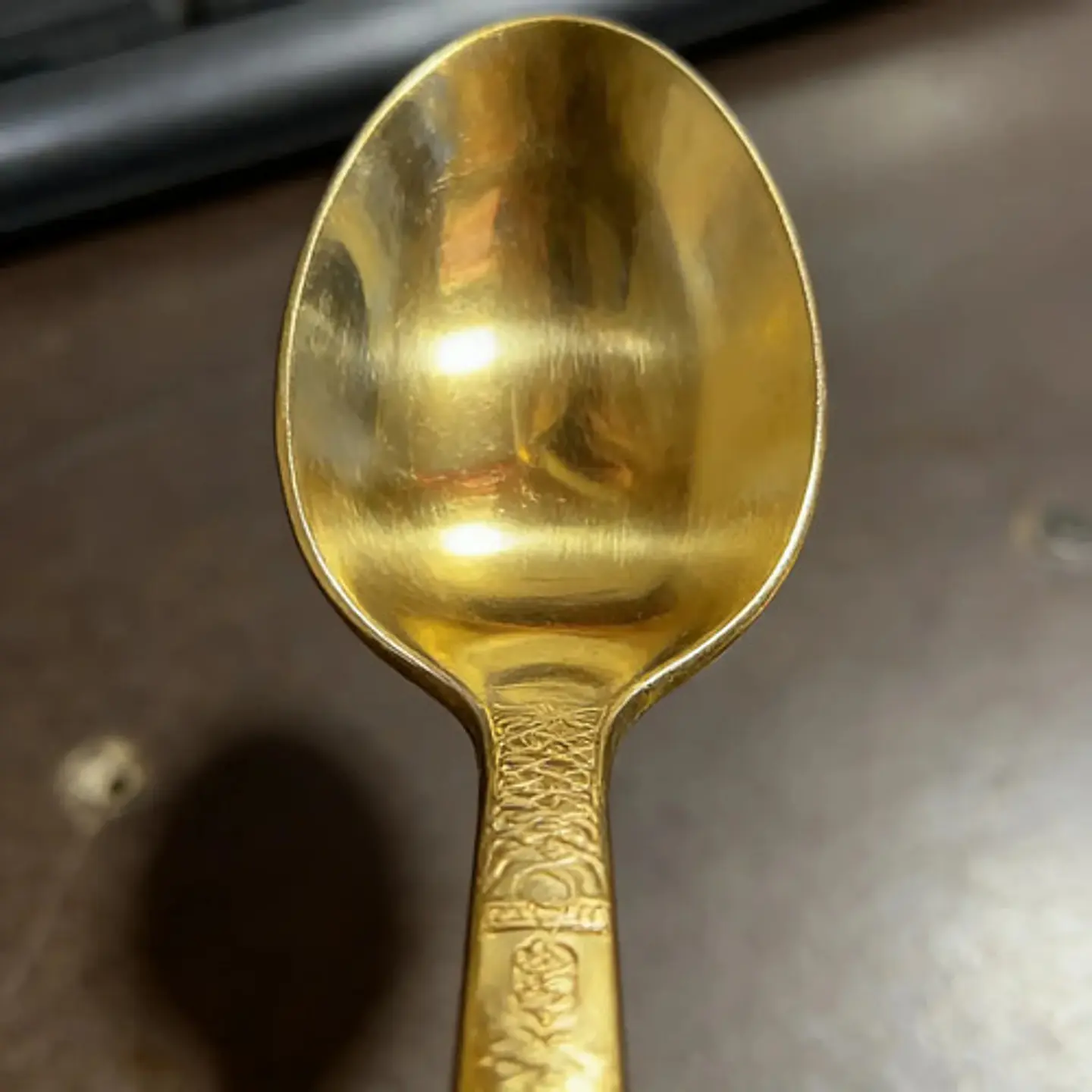 Set X6 Cucharas De Postre Doradas Metálicas Diseño Elegante 3