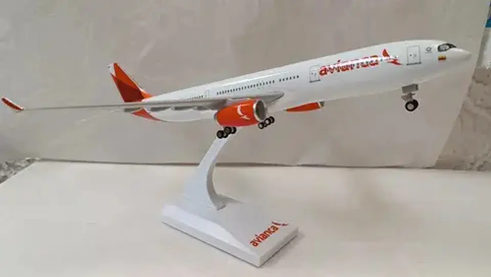 Aviónes Surtidos, Escala 1:200, 32 Cms De Largo, Sonidos. 12