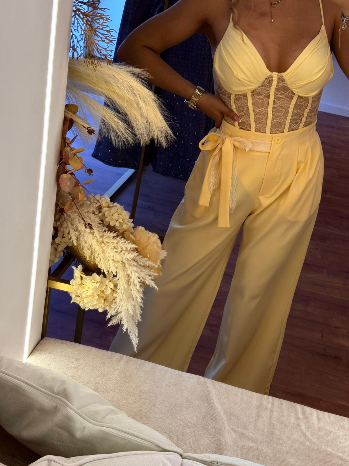 Bem-vinda à Madame Liora: Onde a Sofisticação encontra a Mulher Moderna