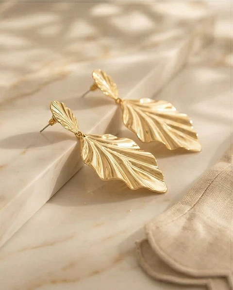 Brincos "Golden Leaf" - Design Escultural