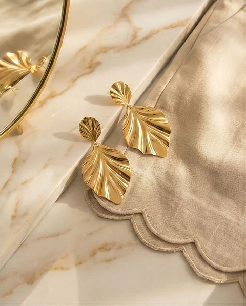 Brincos "Golden Leaf" - Design Escultural