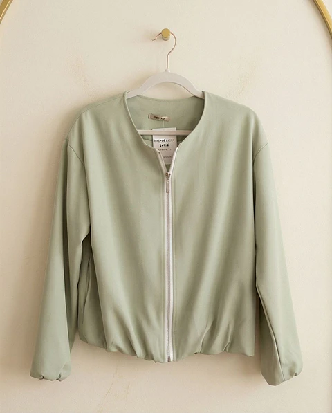 Casaco "Aura" – Textura Tridimensional & Verde Menta Pálido