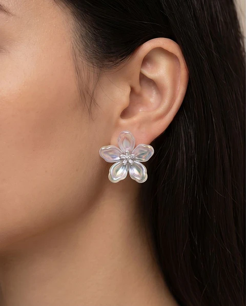 Brincos "Iridescent Bloom" – Pétalas Furta-Cor & Centro Metálico