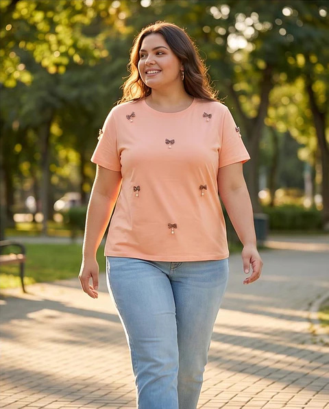 T-Shirt "Gingham Charm" - Laços e Pérolas