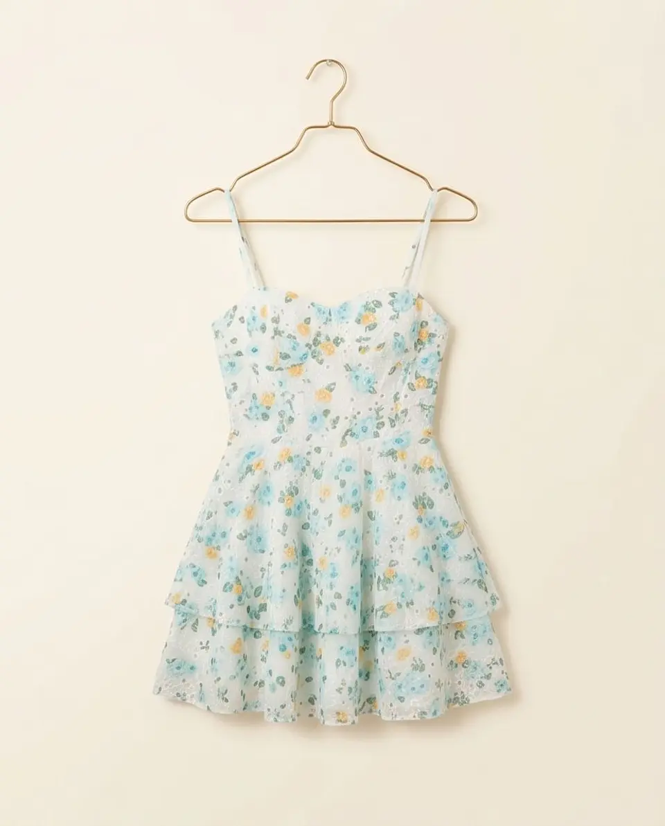 Vestido Curto Bordado Inglês Floral com Brilho 2