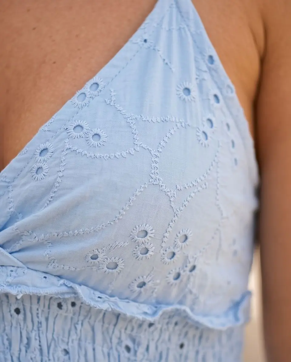 Vestido Curto Bordado Inglês com Cintura 