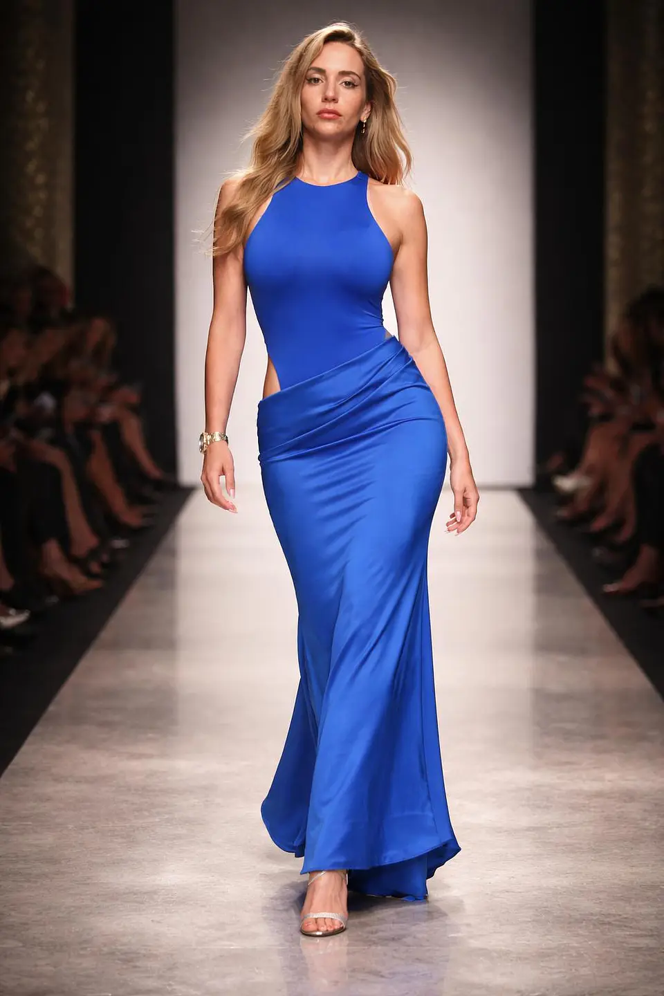 Vestido Longo Cut-Out 