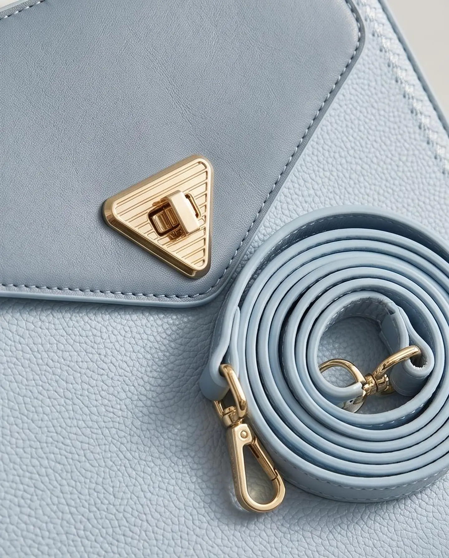 Mala de Ombro Quilted Élegance - Creme 4