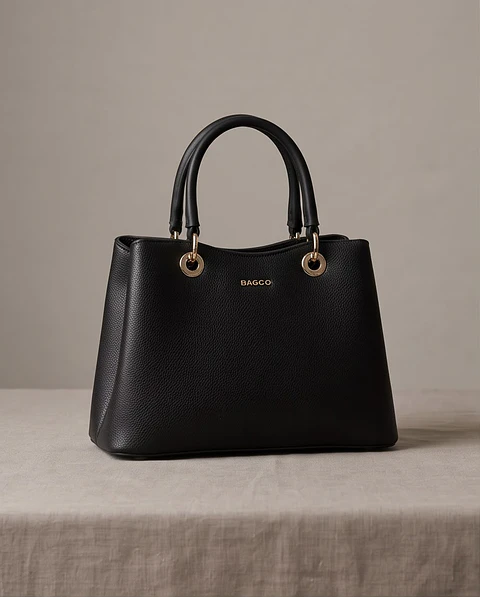 Mala "Noir Classique" BAGCO - Preta com Argolas Douradas