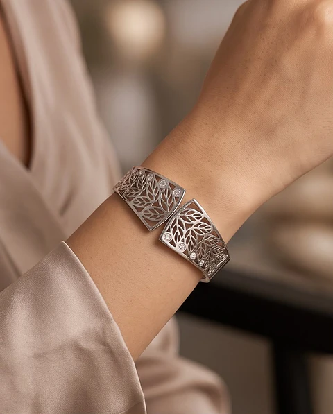 Bracelete "Feuillage" - Vazada com Folhas e Brilhantes