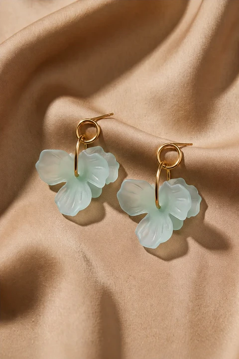 Brincos "Fleur Jade" - Flor em Resina Verde-Água