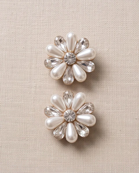Botões "Marguerite" - Aplicação Flor com Pérolas e Cristais
