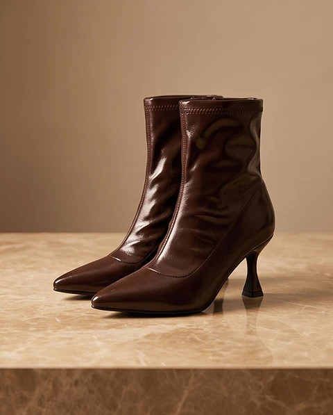 Bota "Aurora" - Bico Fino com Salto Fino