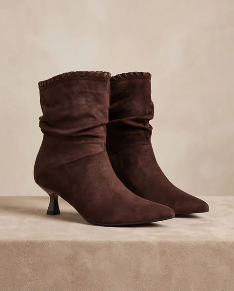 Bota "Torsade" - Camurça Cano Curto Salto 4,5 cm