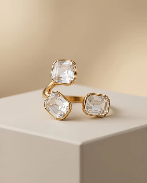 Anel "Trio Cristal" - Pedras Quadradas Douradas