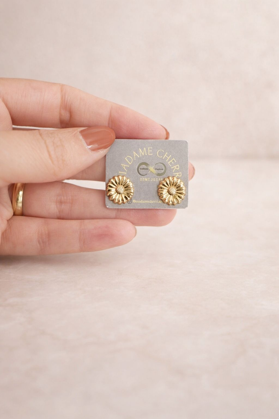 Brinco Flor Dourado 3