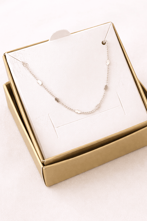 Colar Delicado de Corações - Prata