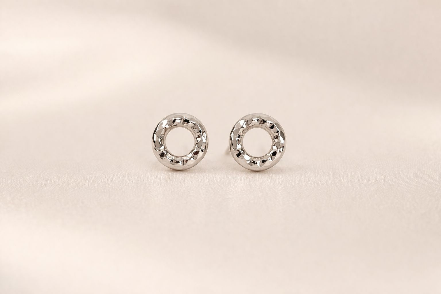 Brinco Texturizado Redondo Prata - Dourado 1