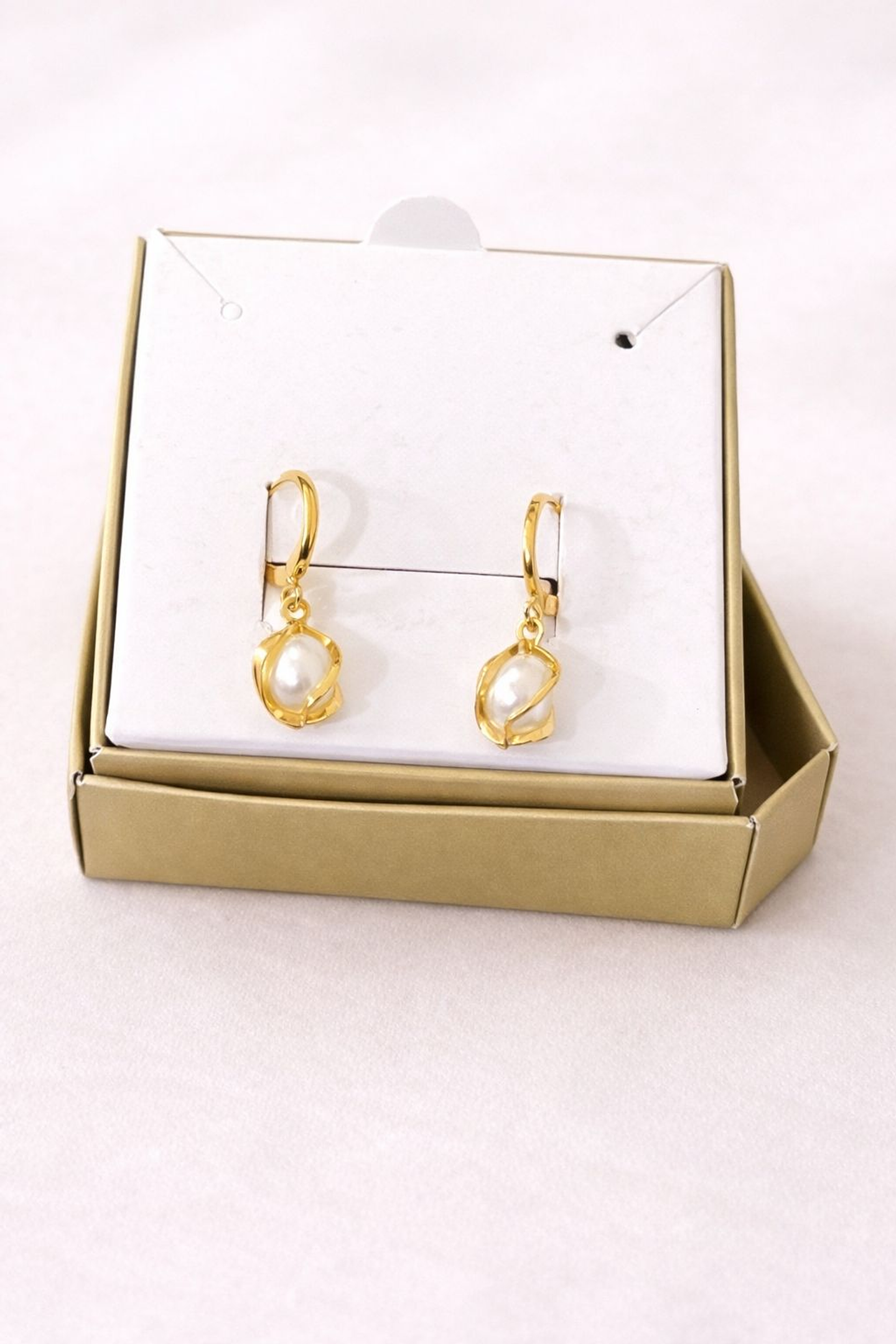 Brinco Pérola Orgânica Dourado 1