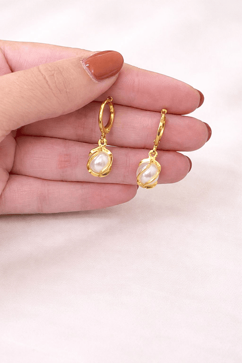 Brinco Pérola Orgânica Dourado