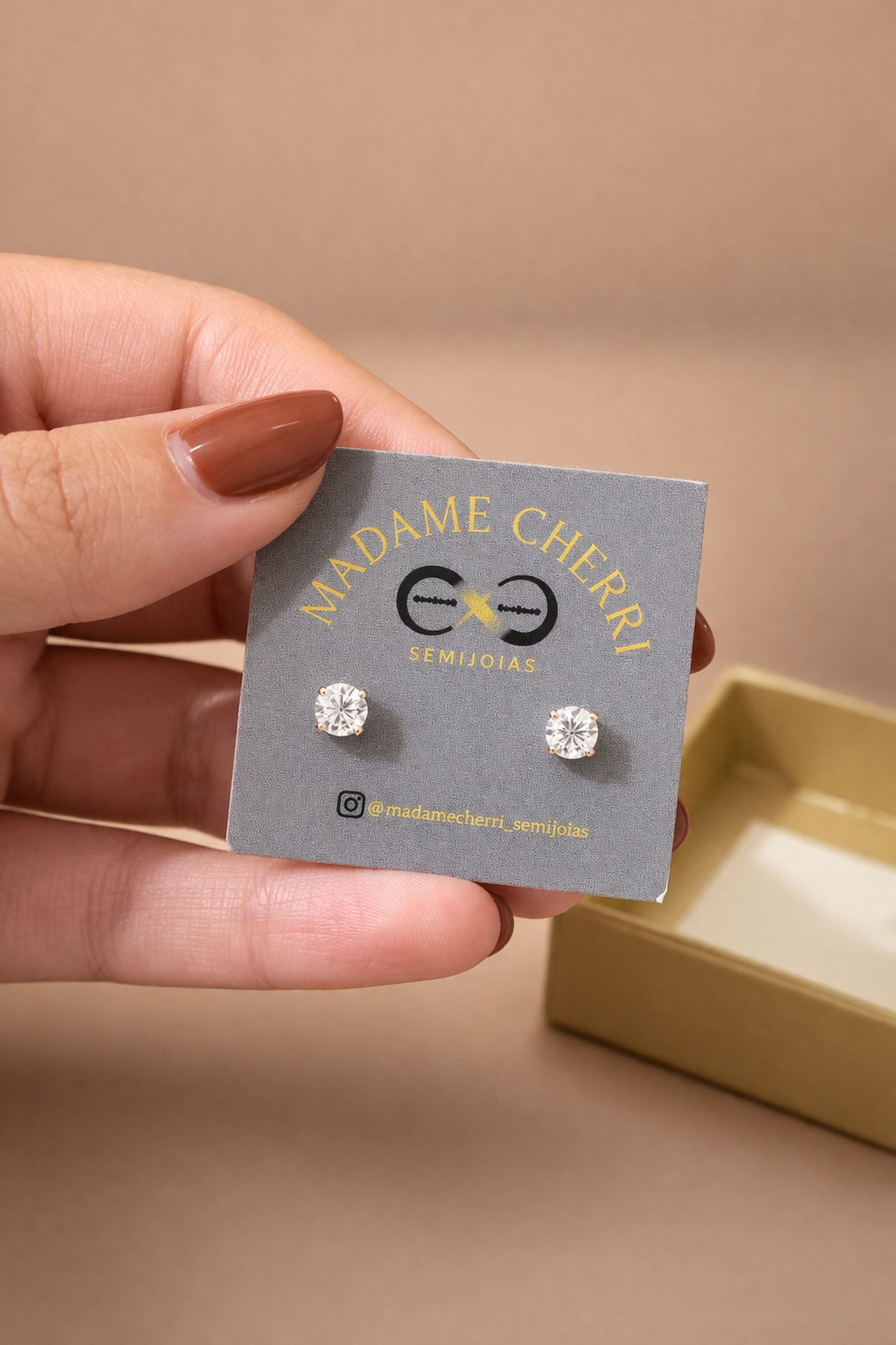 Brinco Ponto de Luz - Ouro | Prata 2