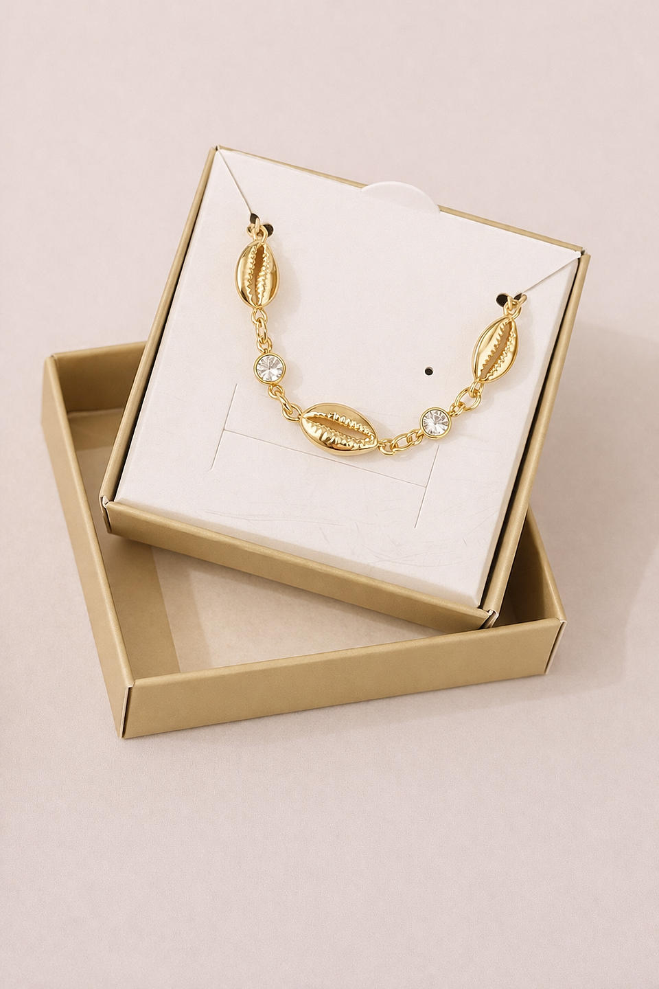 Pulseira Concha Com Ponto de Luz Dourada 2