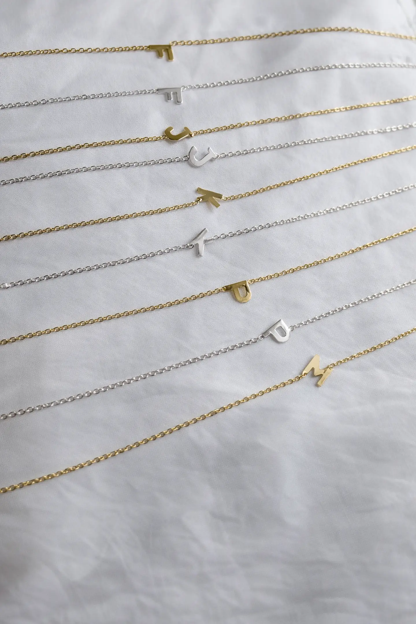 Colar Inicial - Sua Essência em Forma de Letra 2