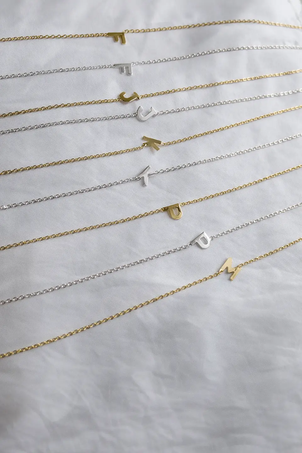 Colar Inicial - Sua Essência em Forma de Letra 2