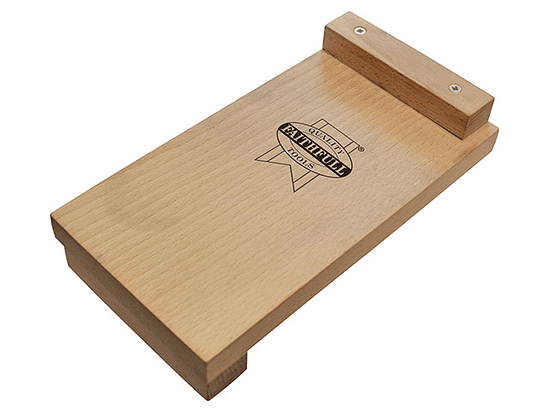 Suporte de bancada em Faia para cortes em esquadria 2