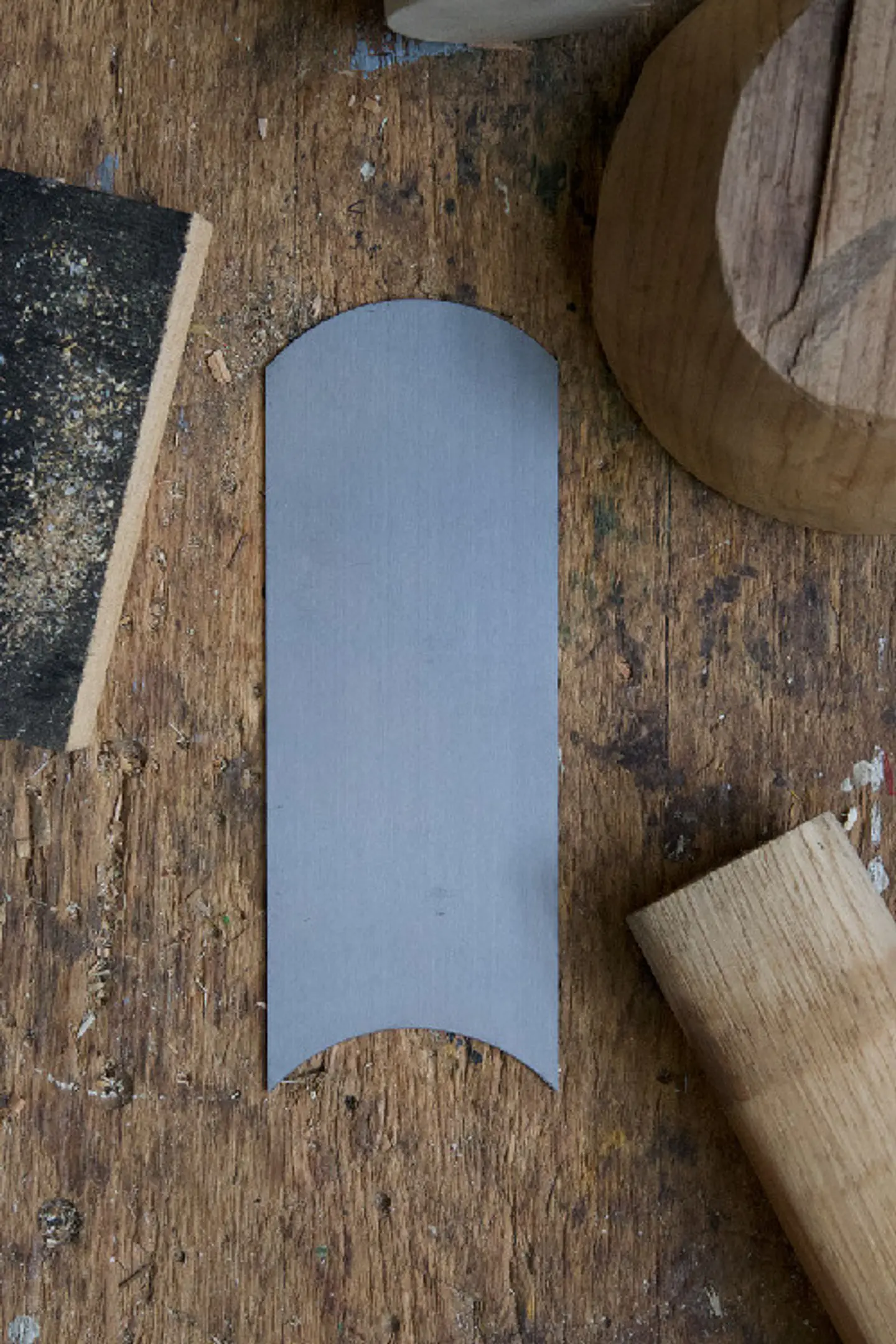 Raspador de Aço Côncavo 0,8 mm – Kirschen (Curved Card Scraper) 3