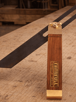 Sutas para marcação de angulos em madeira