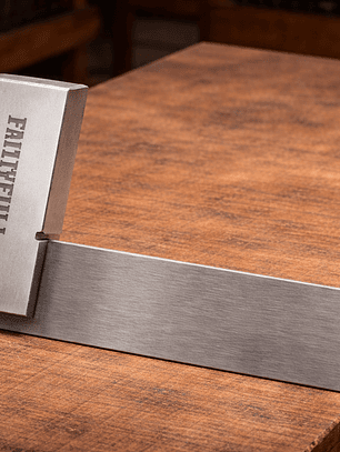 Esquadro de engenheiro em metal de alta qualidade