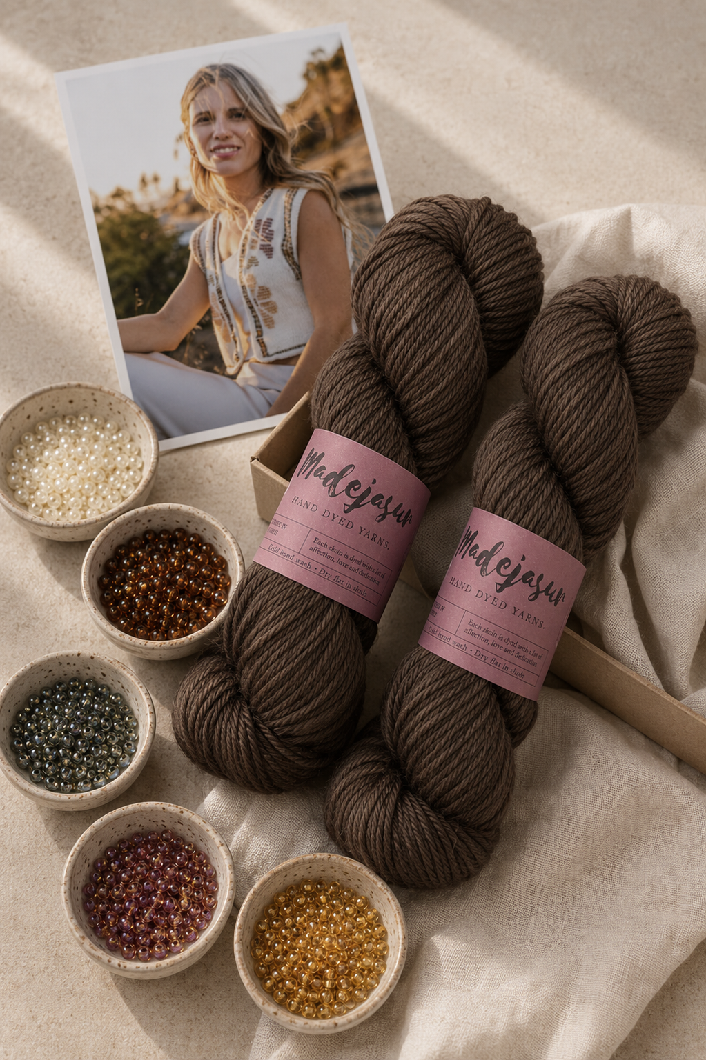 PRE VENTA FLOWER BEADS KIT Chocolate talla 2/3/4 Merino AranSW 1
