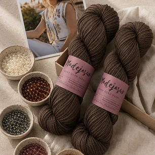 PRE VENTA FLOWER BEADS KIT Chocolate talla 2/3/4 Merino AranSW