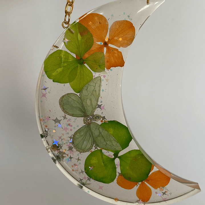 🌿 Luna Botánica “Verde y Mandarina” – Decoración en resina con flores naturales 1