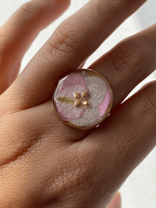 🌸 Anillo ajustable con flor de hortensia en resina